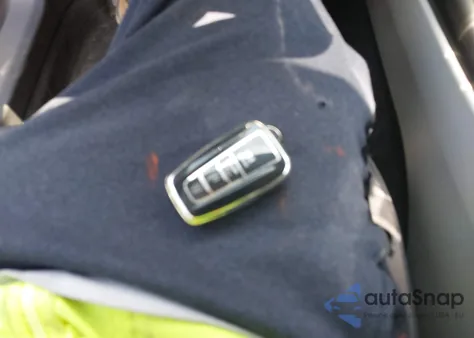 2023 Toyota Camry Le z USA, uszkodzony, nr VIN 4T1R11AK9PU813037